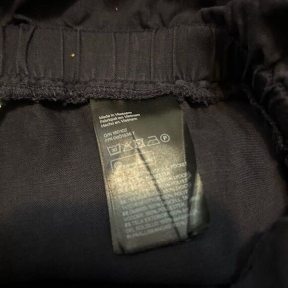 H & M Navy Blue 100% Lyocell pull on shorts, size 16 - Picture 4 of 4